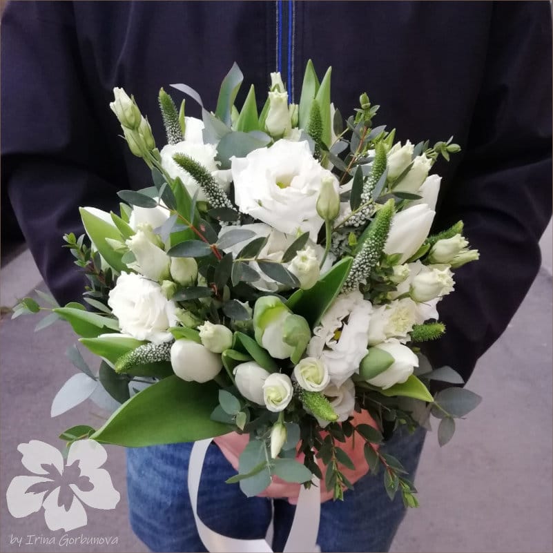 White bride’s bouquet